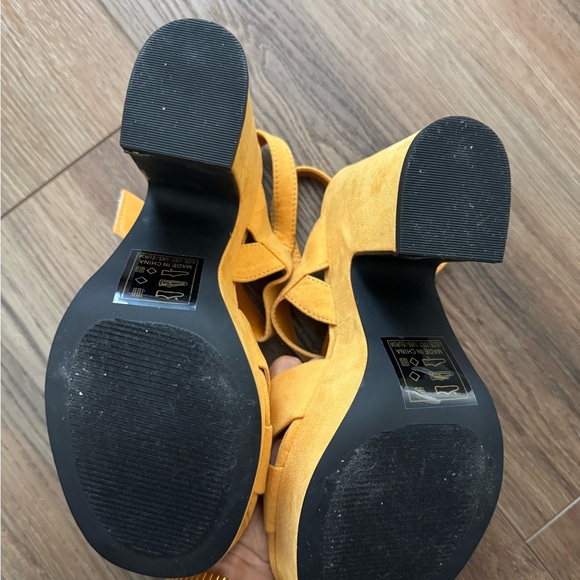 Lulu's Yellow Sandals - Picture 3 of 5